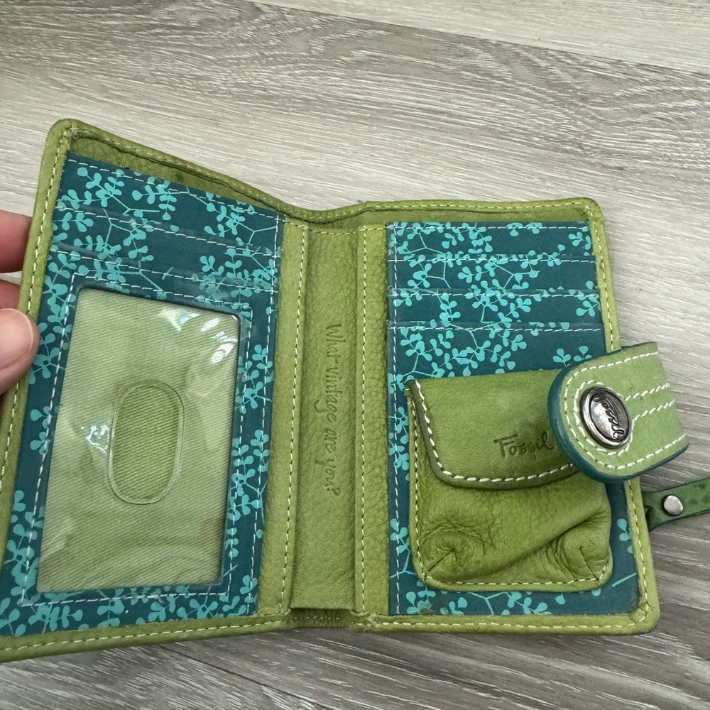 Fossil Folded Wallet With Build In Coin Bag - image 2